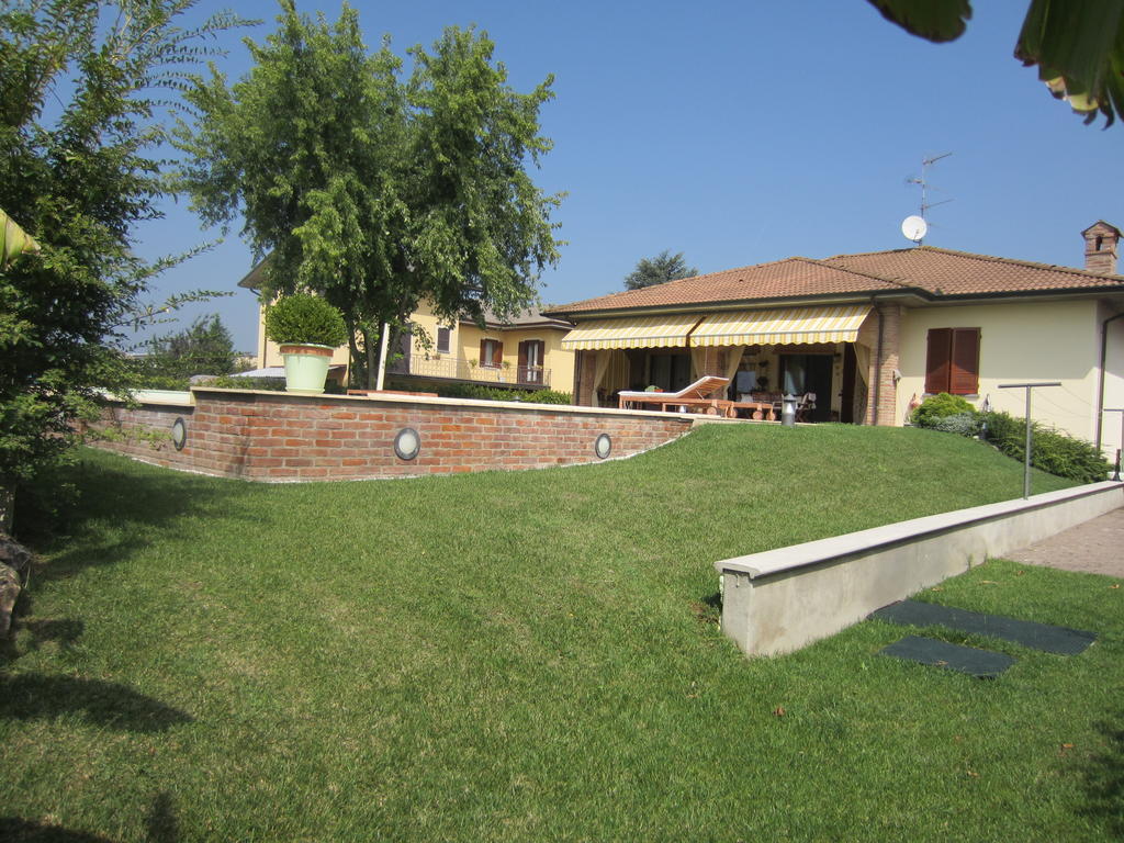 Marinella B&B Cornale Екстериор снимка