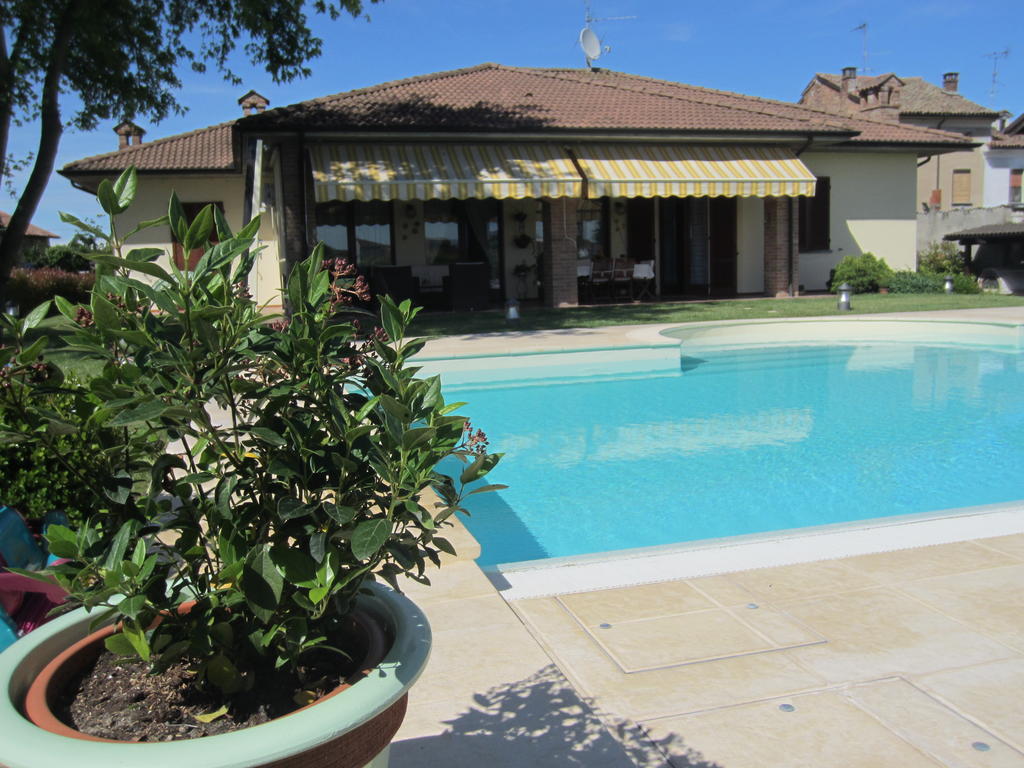 Marinella B&B Cornale Екстериор снимка