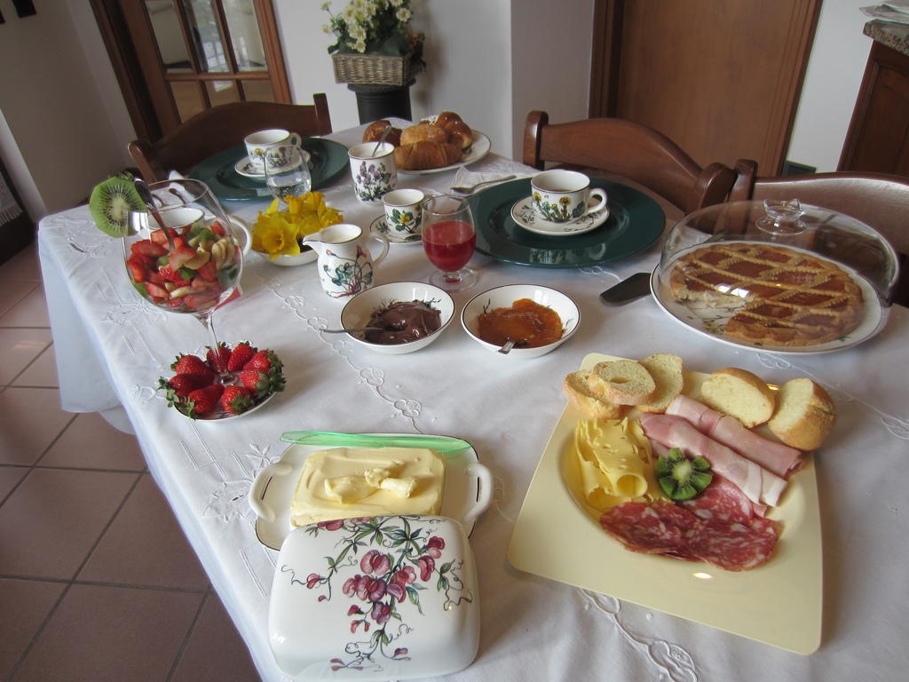 Marinella B&B Cornale Екстериор снимка